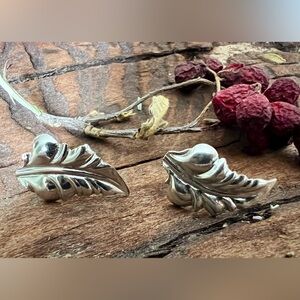 Canadian Bond Boyd Earrings Sterling Silver Leaves Screw Backs Leaf 2.5 cms